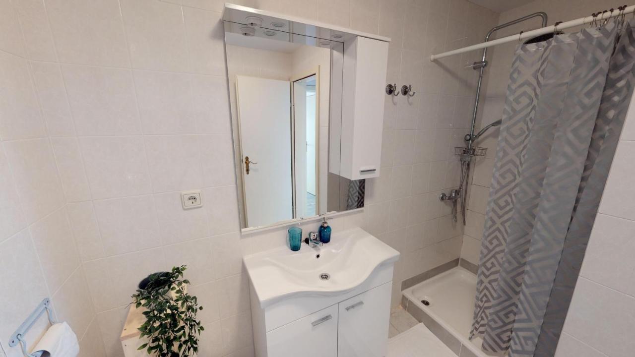 Lora Deluxe Superior 5 Star Apartment, Your Piece Of Heaven By The Sea & Park With Sea & Park View Novigrad Istria Exteriör bild